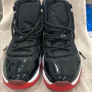 Mens Jordan Jumpman Black and Red Sneakers

Needs Cleaning 
No Box